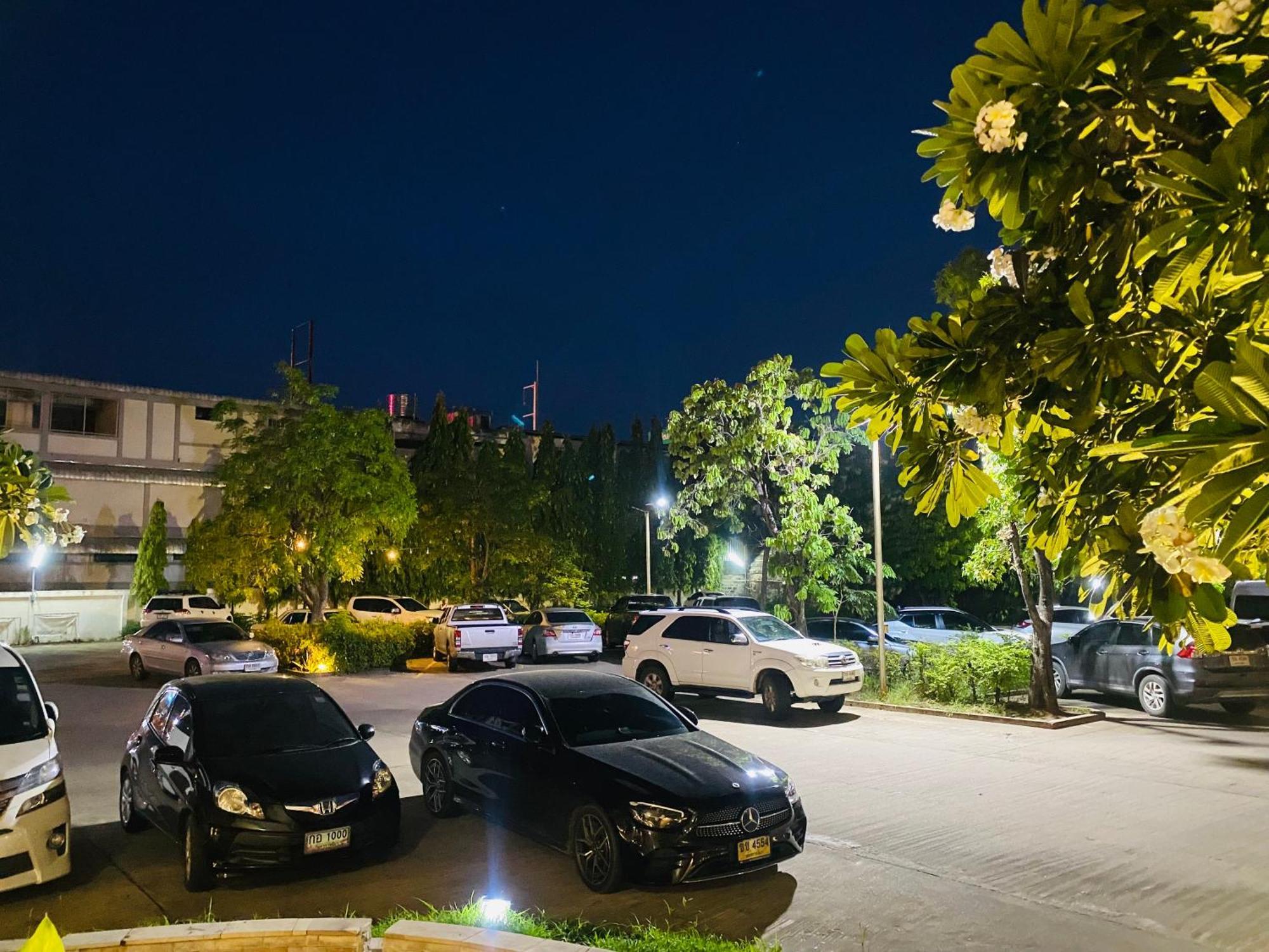 โรงแรม ซิตี้พาร์ค โคราช City Park Hotel Nakhonratchasima Exterior foto